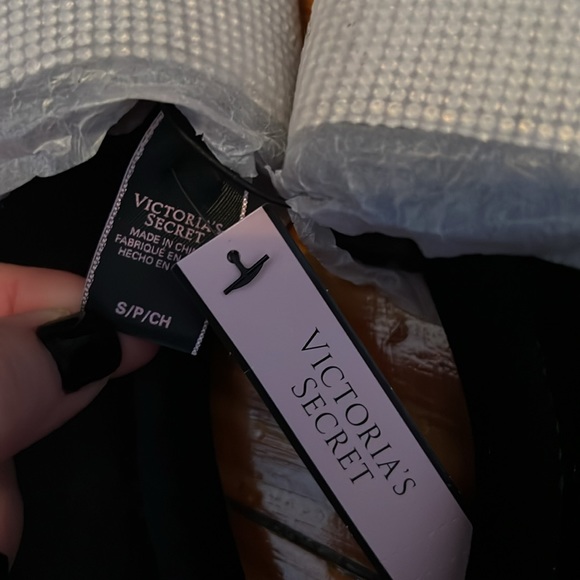 Victoria’s Secret Black Velvet Rhinestone Slides Slippers Shoes - Picture 3 of 3